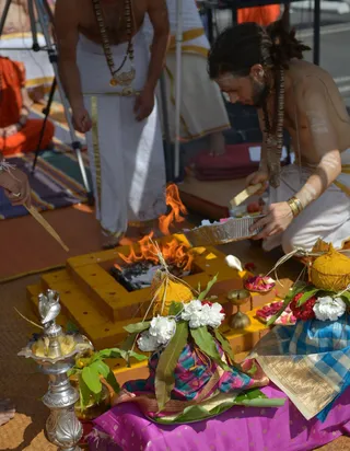 KAILASA-LOS-ANGELES--USA-2019-04-27-1nQBAEfFHiTKdo4PCib3MUpwxTWNeFSTw.jpg