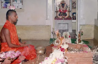 PAda Puja to SPH and Devi puja by SPH at devotee's home post April 2001