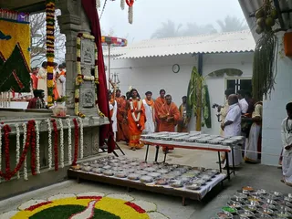 20080101 more-procession-temple 070398.jpg