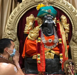 KAILASA-LOS-ANGELES--USA-2020-12-24-1IYSC-YqbtiQF8nsmCa929J4HaBMCSnpv.jpg
