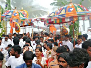 20080101 more-procession-temple 070299.jpg