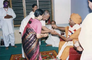 2002 - Pada puja and blessing citizens in Salem
