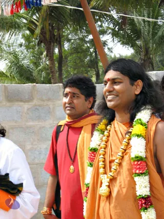 20071223 blessingashramites 1676 CMP WM.jpg