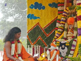 20080101 more-procession-temple 070612.jpg