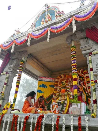 20080101 more-procession-temple 070472.jpg
