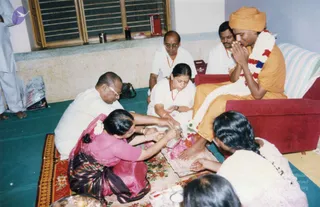2002 - Pada puja and blessing citizens in Salem