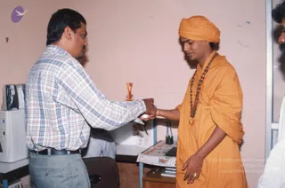 2002 Visit-to-Murugan-Temple AFP-13562