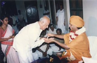 2003-Glimpses-of-House-Visit-and-Paada Pooja
