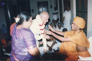 2003-Glimpses-of-House-Visit-and-Paada Pooja
