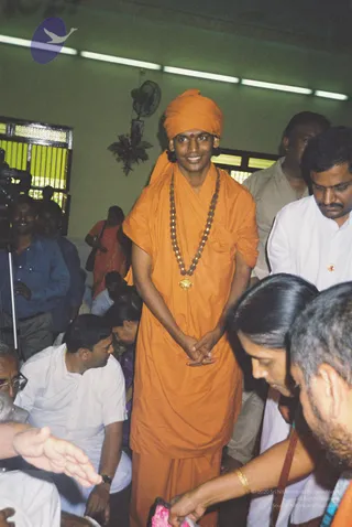 2003-SPH-ATTENDING-TIRUCHI-SWAMIGAL-JAYANTHI-BANGALORE