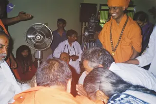 2003-SPH-ATTENDING-TIRUCHI-SWAMIGAL-JAYANTHI-BANGALORE