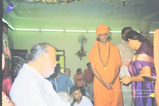 2003-SPH-ATTENDING-TIRUCHI-SWAMIGAL-JAYANTHI-BANGALORE