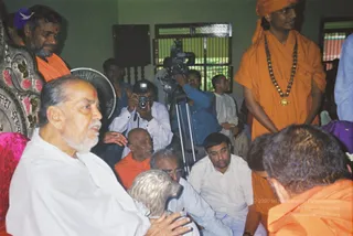 2003-SPH-ATTENDING-TIRUCHI-SWAMIGAL-JAYANTHI-BANGALORE