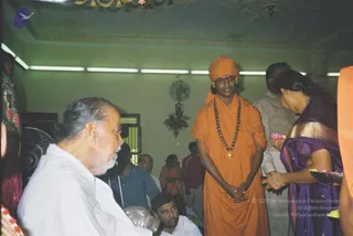 2003-SPH-ATTENDING-TIRUCHI-SWAMIGAL-JAYANTHI-BANGALORE
