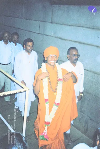 2003-SPH-ATTENDING-TIRUCHI-SWAMIGAL-JAYANTHI-BANGALORE