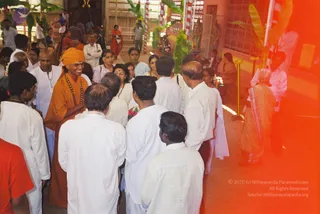 2003-SPH-ATTENDING-TIRUCHI-SWAMIGAL-JAYANTHI-BANGALORE