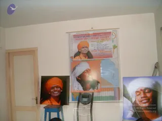 2004-DHAKSHINAMURTHY-ARRIVAL-ADIKAILASA