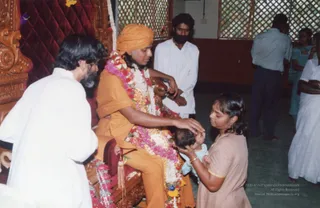 2004-Glimpses-Of-Arriving-From-World-Tour