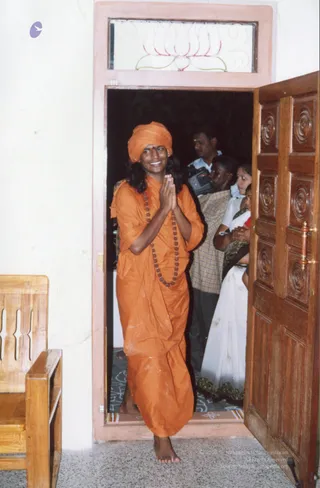 2004-Kanchipuram-House-Visit-And-Paada-Pooja