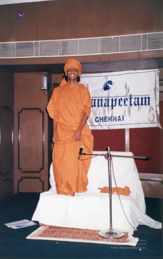 2004-Kanchipuram-House-Visit-And-Paada-Pooja