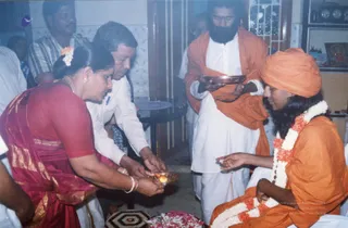 2004-Kanchipuram-House-Visit-And-Paada-Pooja