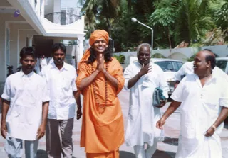 2004-Kanchipuram-House-Visit-And-Paada-Pooja