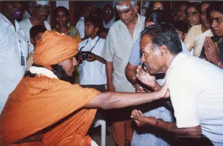 2004-Kanchipuram-House-Visit-And-Paada-Pooja