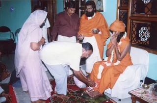 2004-Kanchipuram-House-Visit-And-Paada-Pooja
