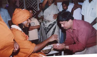 2004-Kanchipuram-House-Visit-And-Paada-Pooja