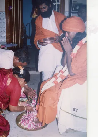 2004-Kanchipuram-House-Visit-And-Paada-Pooja