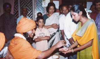 2004-Kanchipuram-House-Visit-And-Paada-Pooja