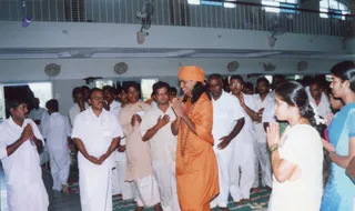 2004-Kanchipuram-House-Visit-And-Paada-Pooja