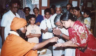 2004-Kanchipuram-House-Visit-And-Paada-Pooja