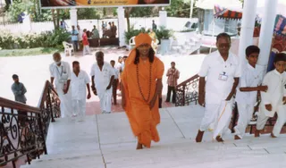 2004-Kanchipuram-House-Visit-And-Paada-Pooja