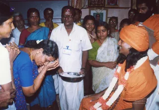 2004-Kanchipuram-House-Visit-And-Paada-Pooja