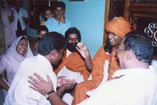2004-Kanchipuram-House-Visit-And-Paada-Pooja
