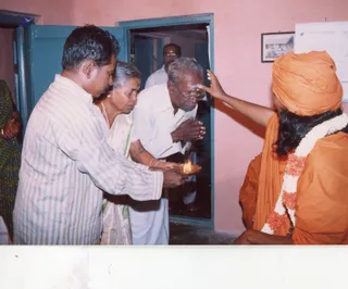 2004-Kanchipuram-House-Visit-And-Paada-Pooja