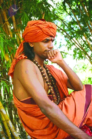 2004-ManyMoods Of The Master