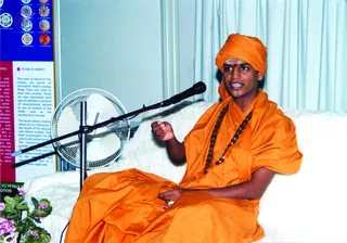 2004-ManyMoods Of The Master