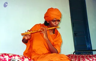 2004-ManyMoods Of The Master
