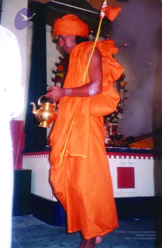2004-ManyMoods Of The Master