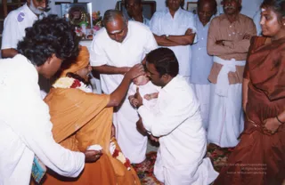 2004-Visit-To-Devotees-House-At-Kandanoor-Chettinadu