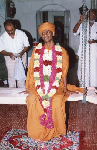 2004-Visit-To-Devotees-House-At-Kandanoor-Chettinadu