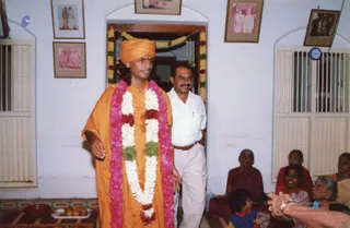 2004-Visit-To-Devotees-House-At-Kandanoor-Chettinadu