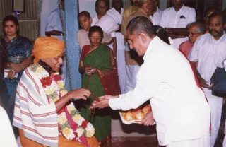 2004-Visit-To-Devotees-House-At-Kandanoor-Chettinadu