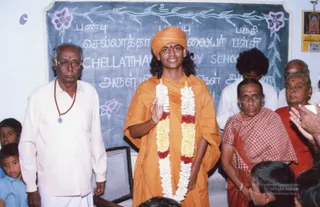 2004-Visit-To-Devotees-House-At-Kandanoor-Chettinadu
