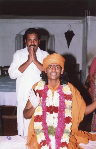 2004-Visit-To-Devotees-House-At-Kandanoor-Chettinadu