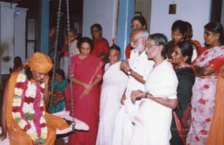 2004-Visit-To-Devotees-House-At-Kandanoor-Chettinadu