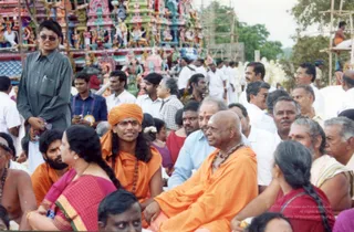 2005-Swamiji-Visit-Temple-Kumbhabhishekam