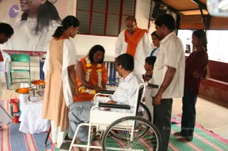 2-PUBLIC-DARSHAN_Photo_1000_IMG_5353_CMP_WM